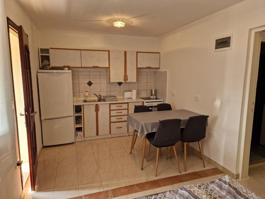 Lavendula Apartment ราบัซ ภายนอก รูปภาพ